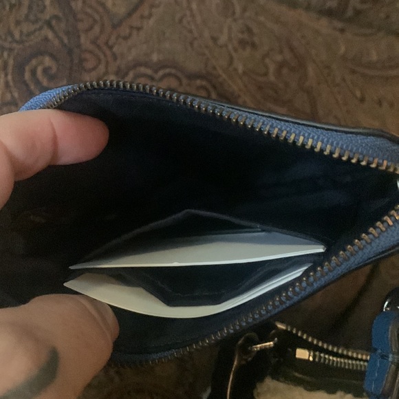 A Coach wristlet new with tag - Picture 2 of 4